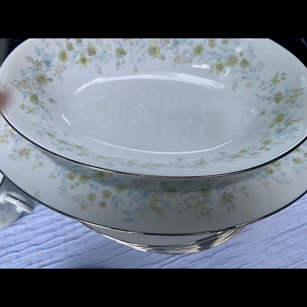 Ekco “Serenade” dinnerware set